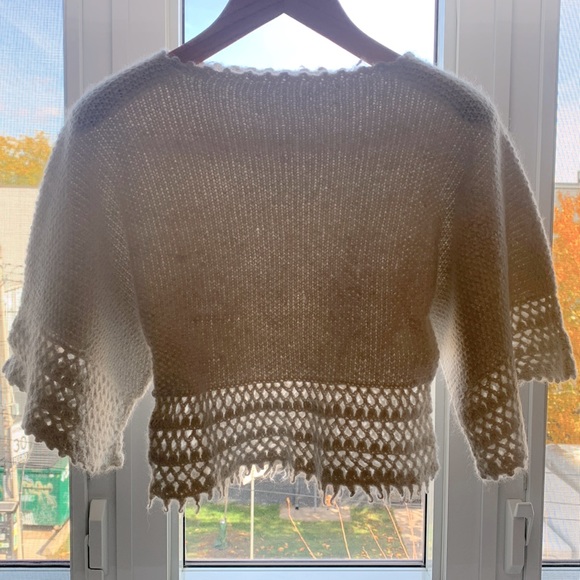 Exquisite cropped Wool crochet top - Picture 6 of 15